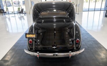 Packard-Model-115-C-1937-Sedan-32