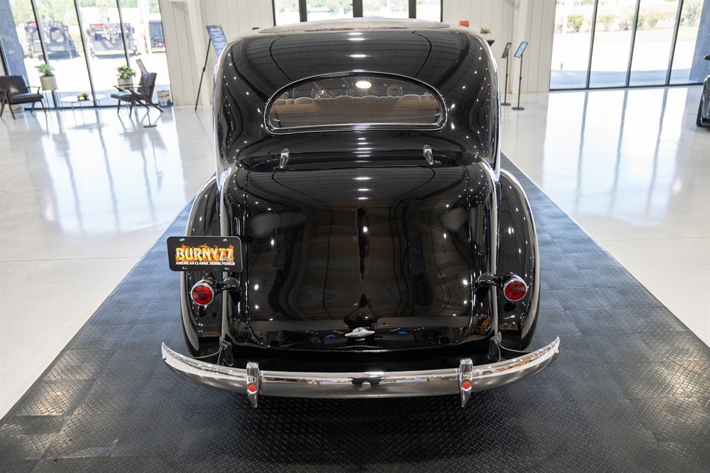 Packard-Model-115-C-1937-Sedan-32