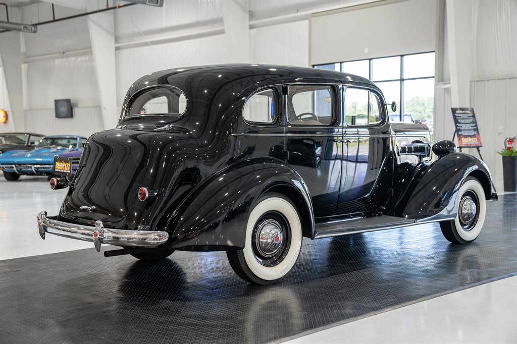 Packard-Model-115-C-1937-Sedan-4