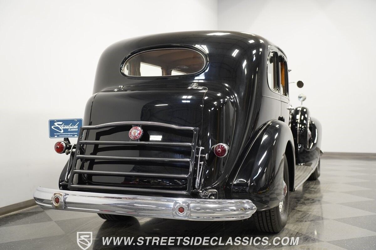 Packard-Twelve-1939-Sedan-11