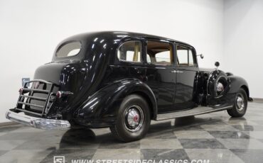 Packard-Twelve-1939-Sedan-13