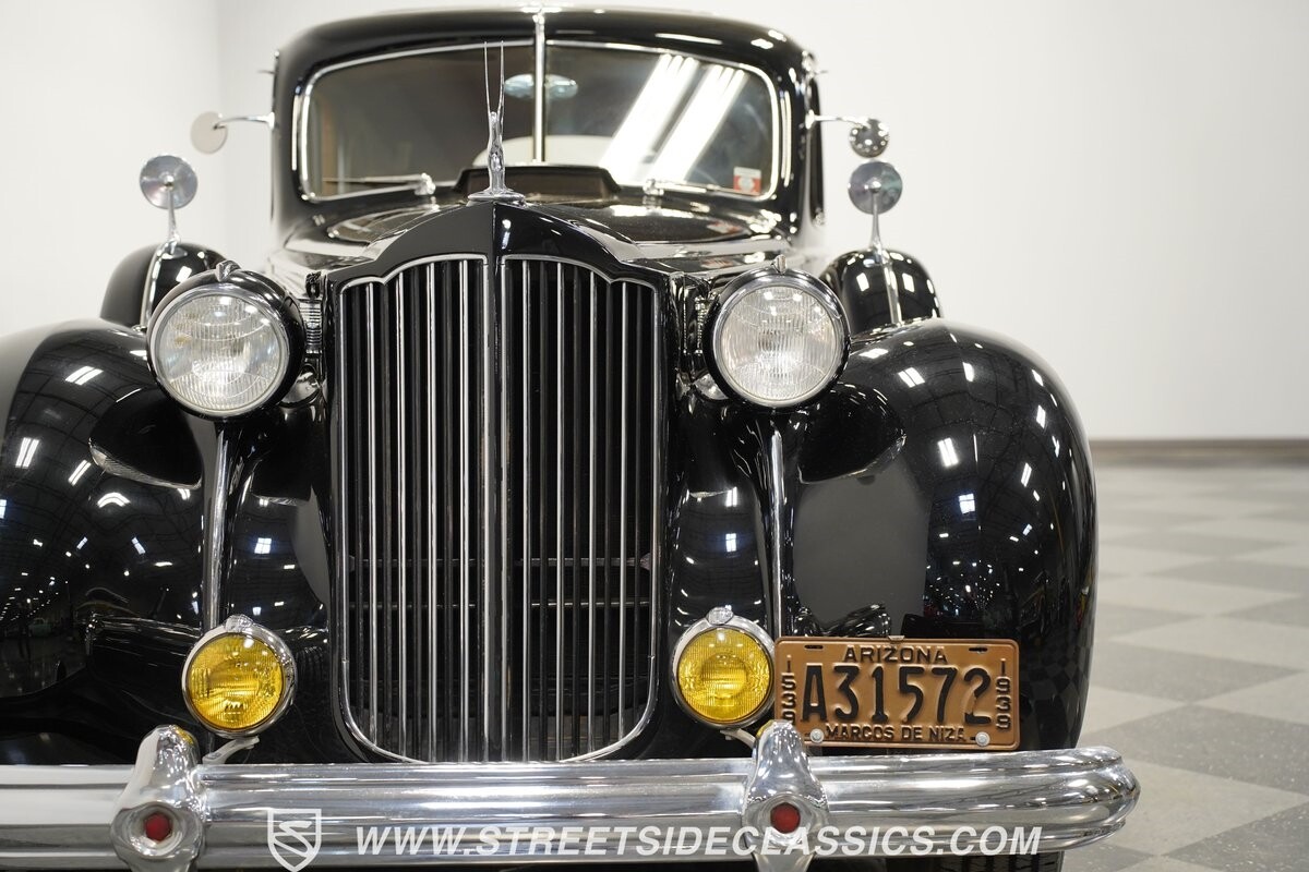 Packard-Twelve-1939-Sedan-19