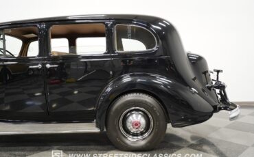 Packard-Twelve-1939-Sedan-24