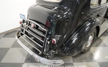 Packard-Twelve-1939-Sedan-26