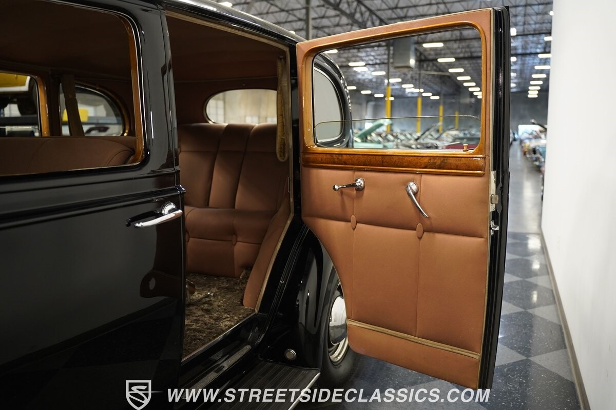 Packard-Twelve-1939-Sedan-35