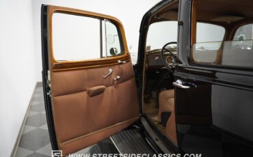 Packard-Twelve-1939-Sedan-37