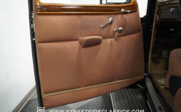 Packard-Twelve-1939-Sedan-38
