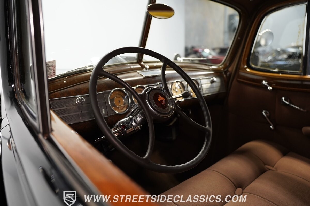 Packard-Twelve-1939-Sedan-39
