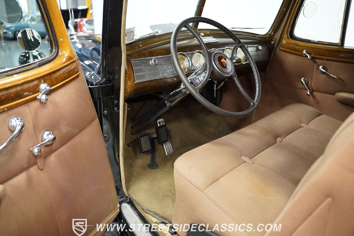 Packard-Twelve-1939-Sedan-4