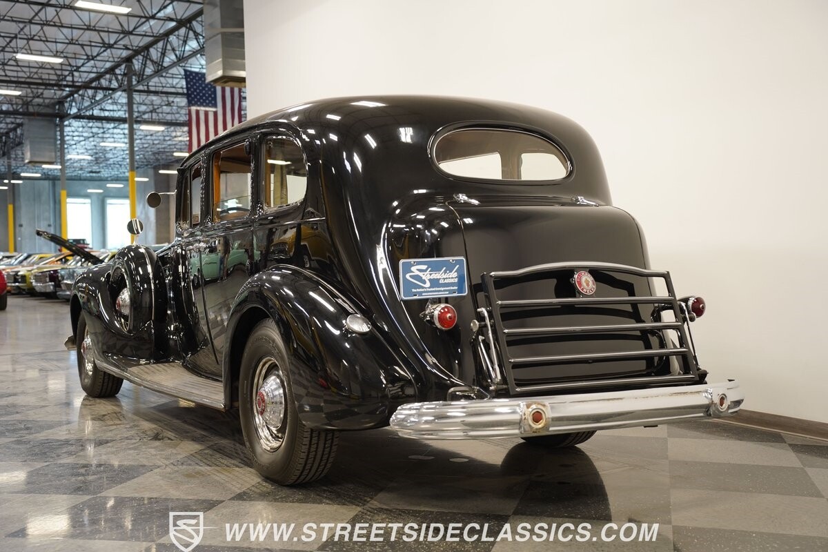 Packard-Twelve-1939-Sedan-8