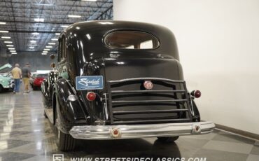 Packard-Twelve-1939-Sedan-9