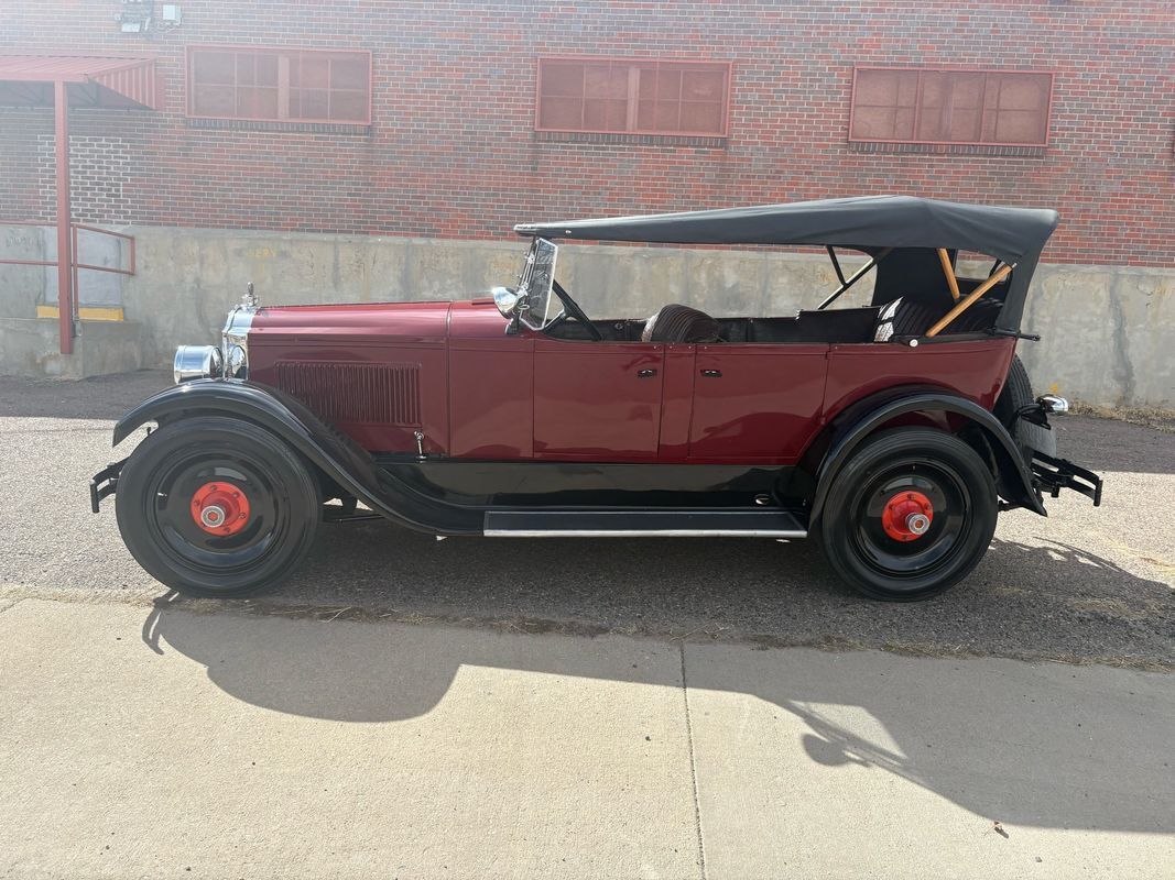 Packard-sedan-1926-1