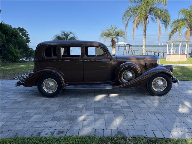 Pierce-Arrow-1240A-1934-Sedan-10