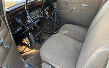 Pierce-Arrow-1240A-1934-Sedan-15