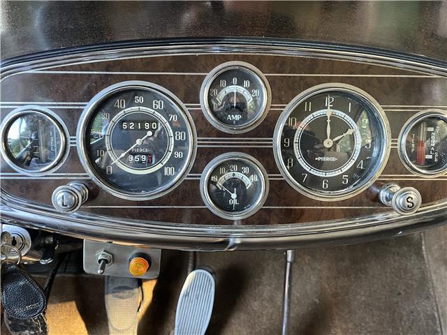 Pierce-Arrow-1240A-1934-Sedan-17