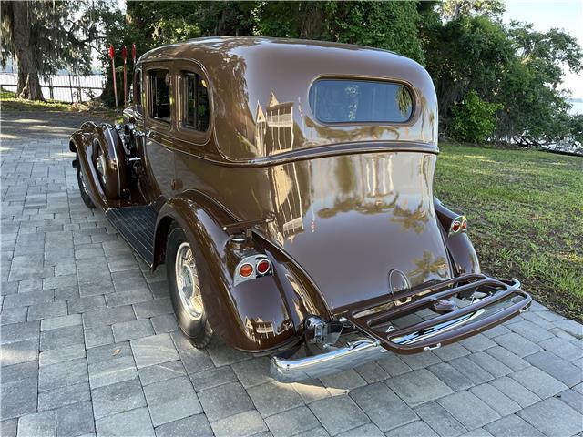 Pierce-Arrow-1240A-1934-Sedan-2