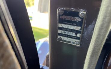 Pierce-Arrow-1240A-1934-Sedan-21
