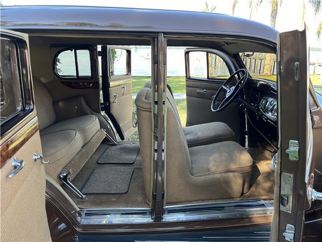 Pierce-Arrow-1240A-1934-Sedan-27