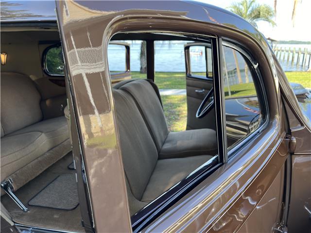 Pierce-Arrow-1240A-1934-Sedan-29