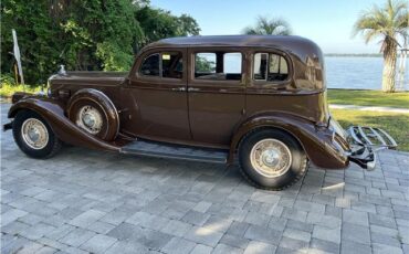 Pierce-Arrow-1240A-1934-Sedan