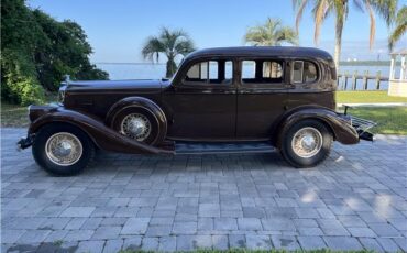 Pierce-Arrow-1240A-1934-Sedan-4