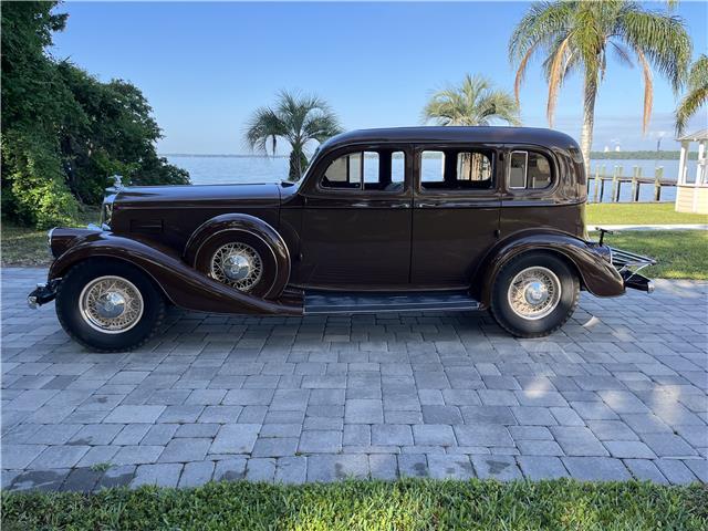 Pierce-Arrow-1240A-1934-Sedan-4