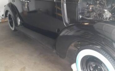 Plymouth-1937-black-1