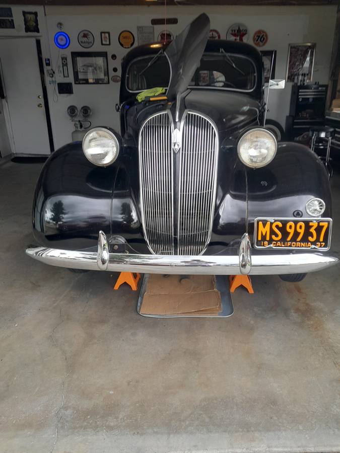Plymouth-1937-black-3
