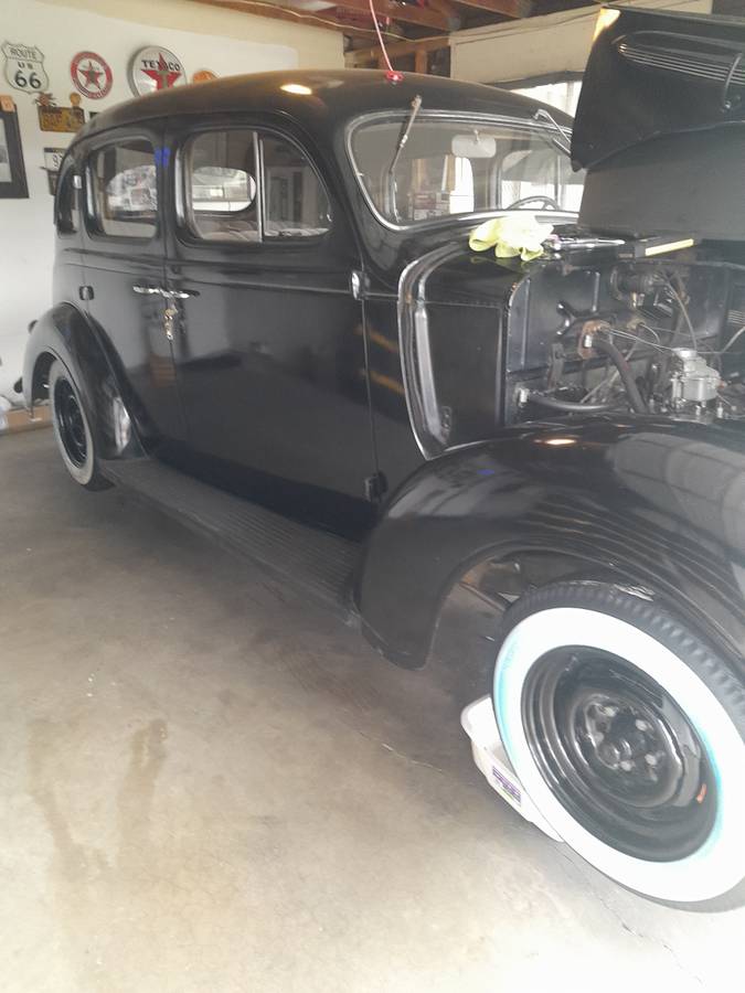 Plymouth-1937-black-4