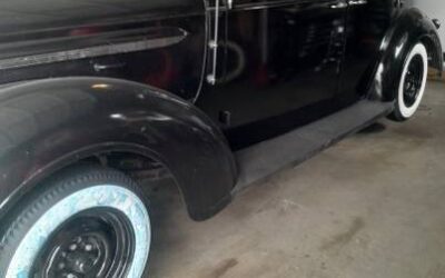 Plymouth   1937 black