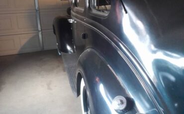 Plymouth-1937-black-7