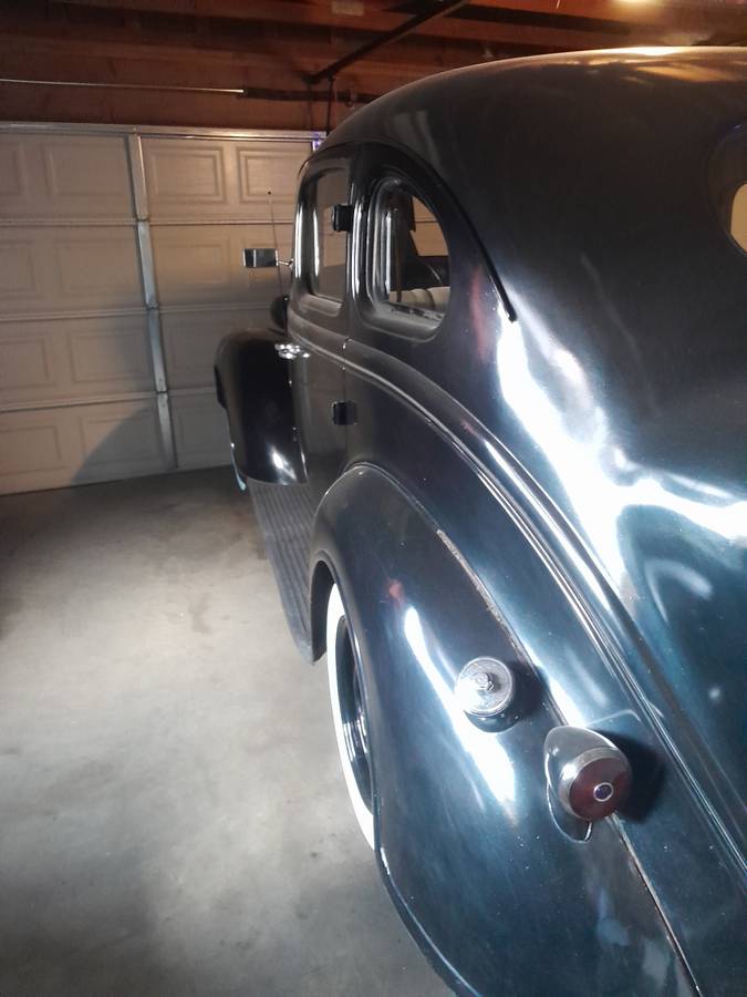 Plymouth-1937-black-7