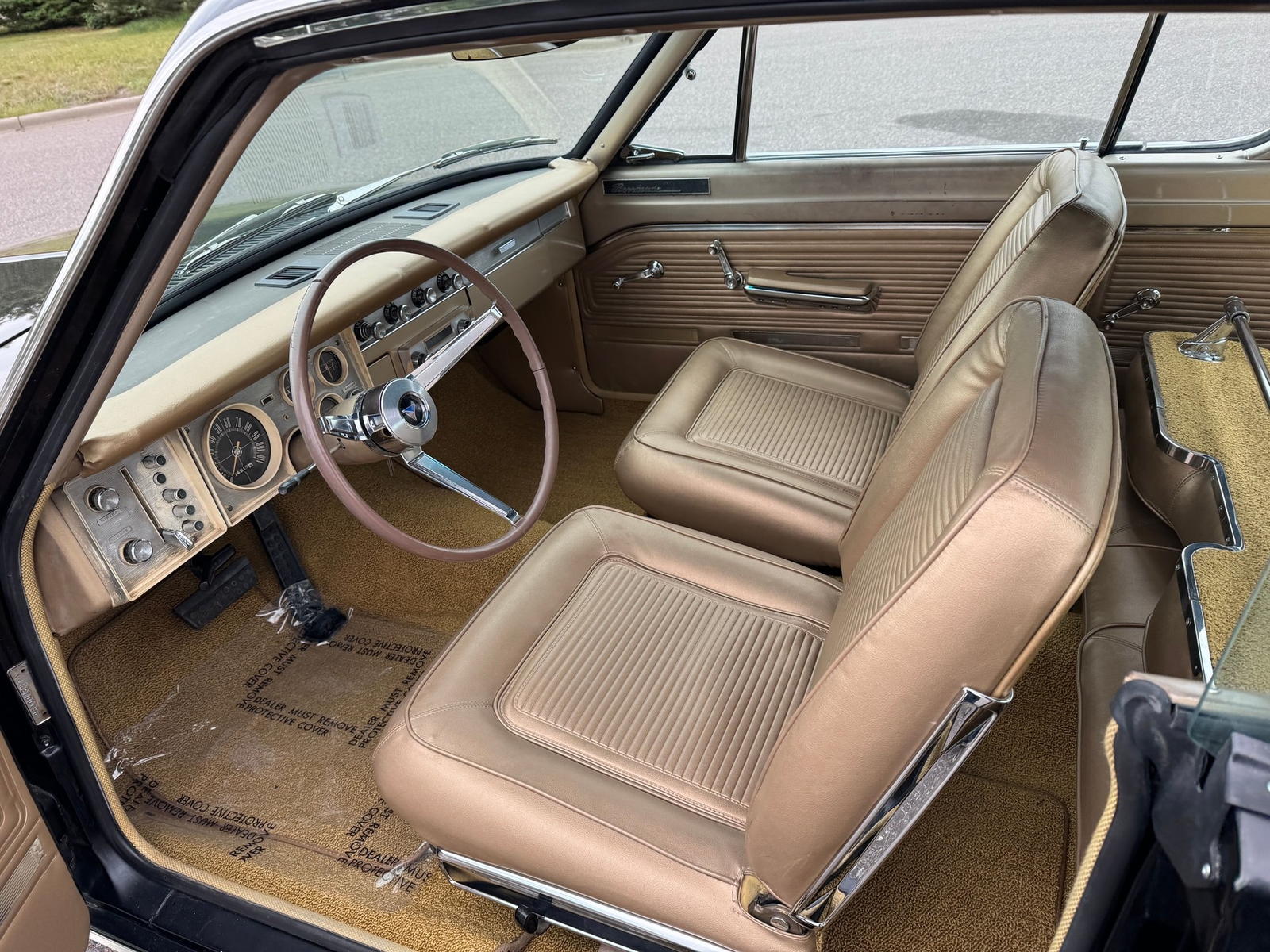 Plymouth-Barracuda-1964-Coupe-10
