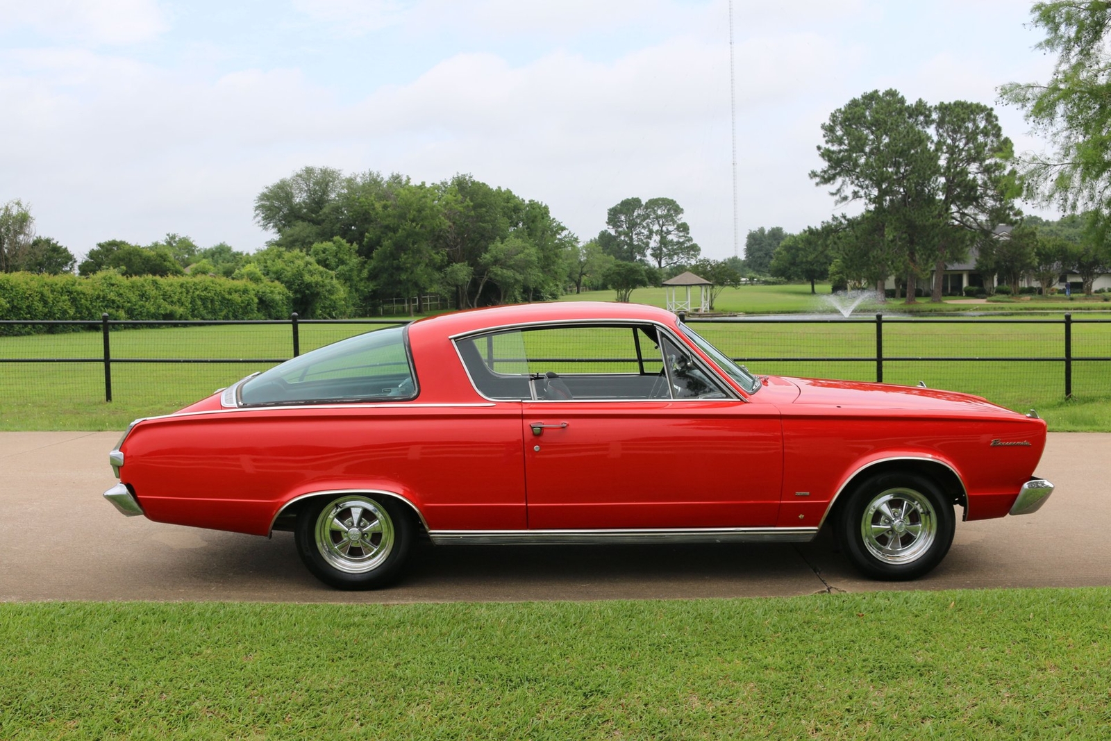 Plymouth-Barracuda-1966-3