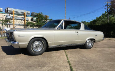 Plymouth-Barracuda-1966-Coupe-3
