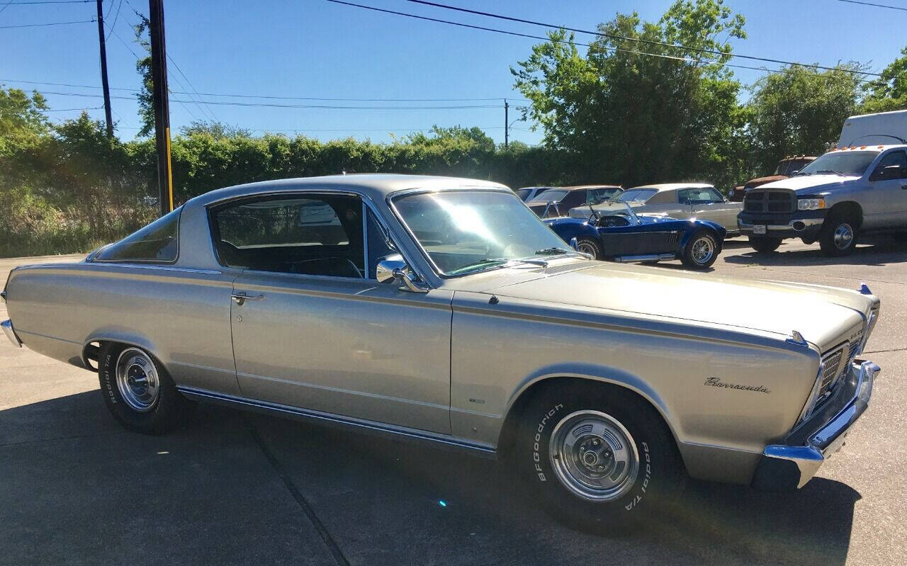 Plymouth-Barracuda-1966-Coupe-5