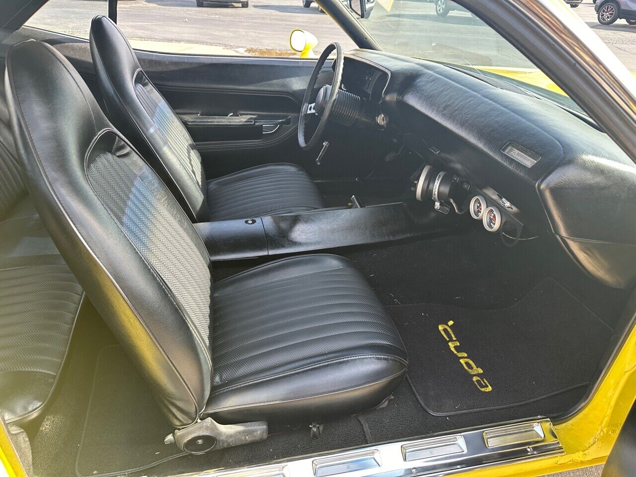 Plymouth-Barracuda-1973-American-Muscle-Car-25