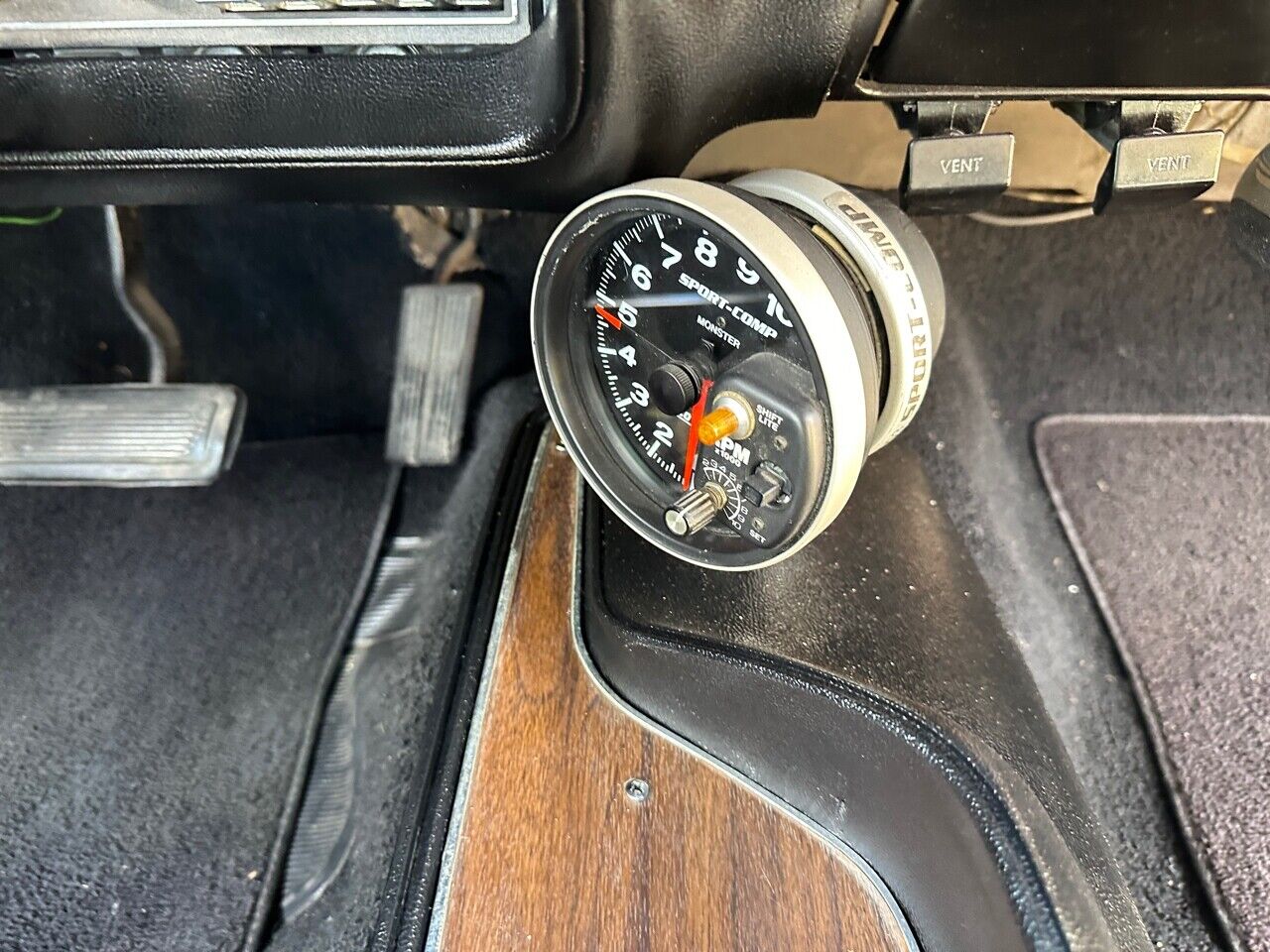 Plymouth-Barracuda-1973-American-Muscle-Car-28