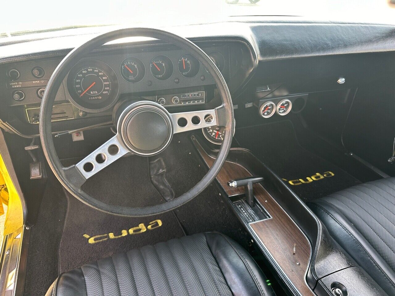 Plymouth-Barracuda-1973-American-Muscle-Car-30