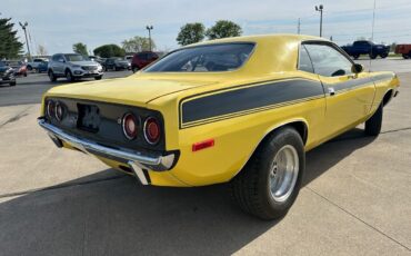 Plymouth-Barracuda-1973-American-Muscle-Car-34
