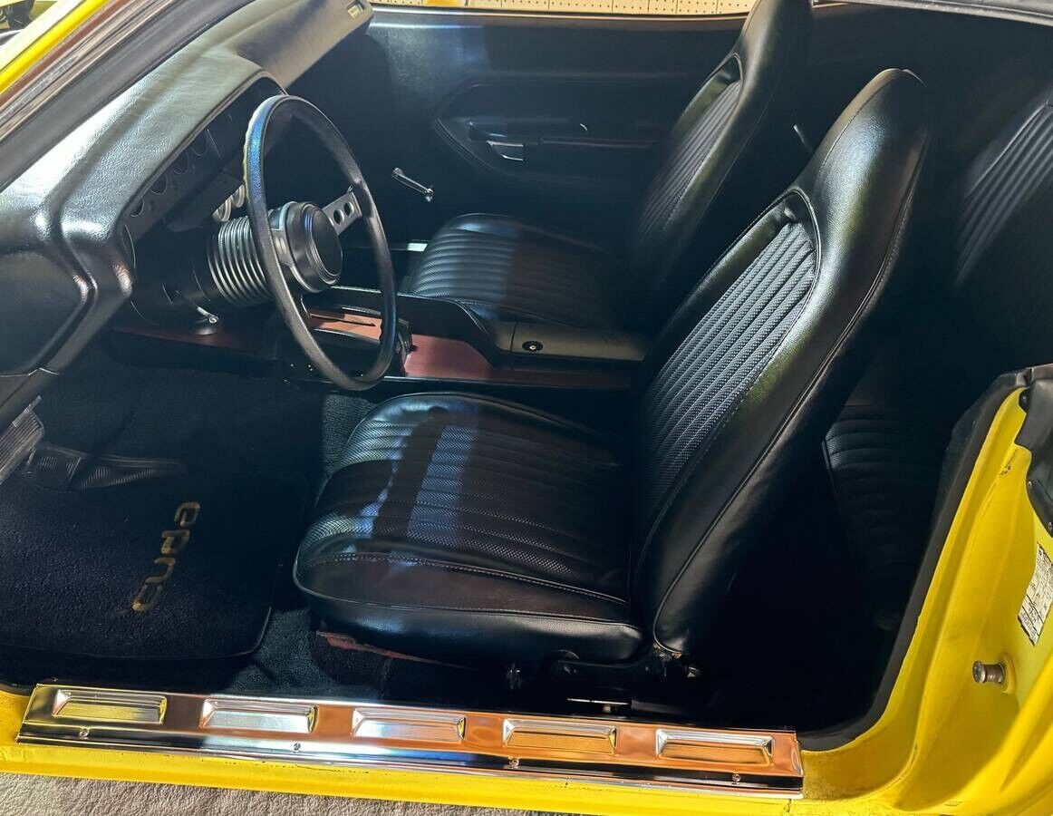 Plymouth-Barracuda-1973-American-Muscle-Car-4