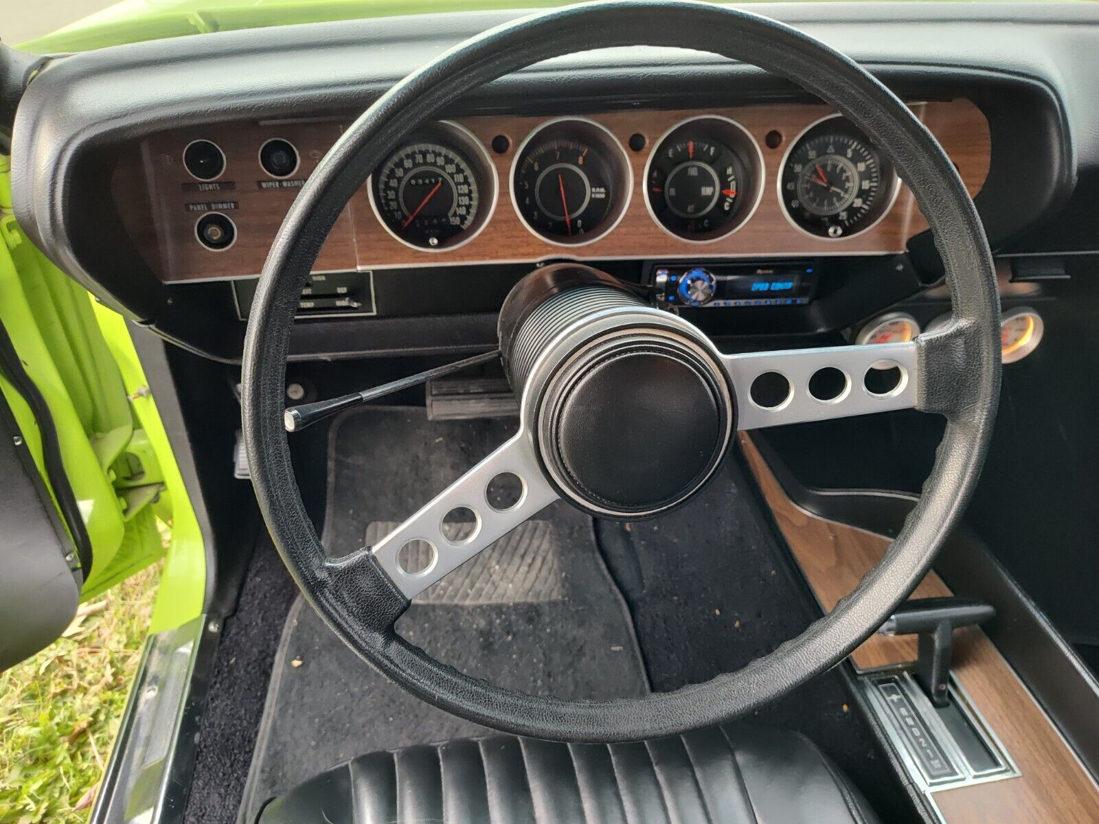 Plymouth-Barracuda-1973-Coupe-11