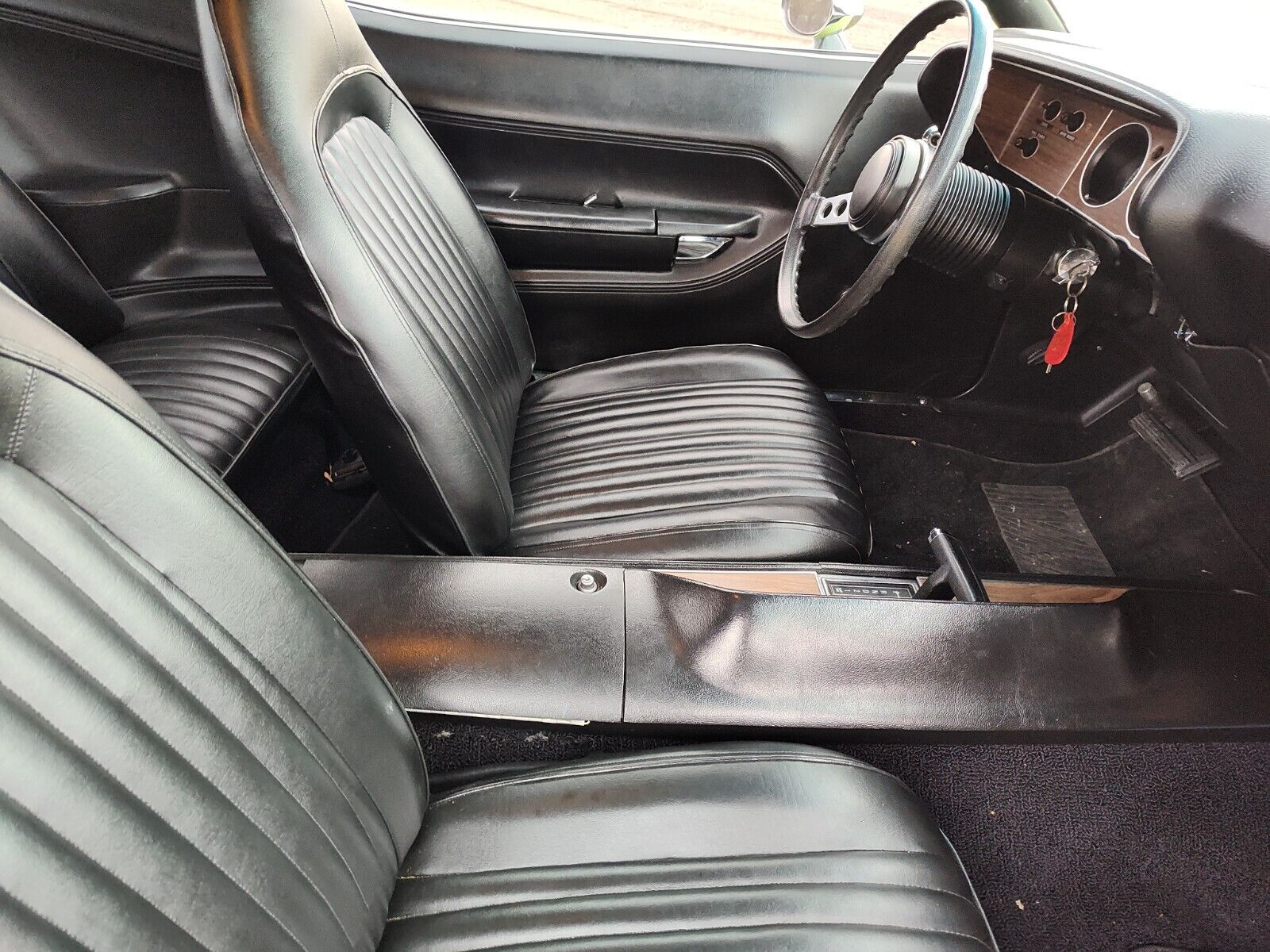 Plymouth-Barracuda-1973-Coupe-16