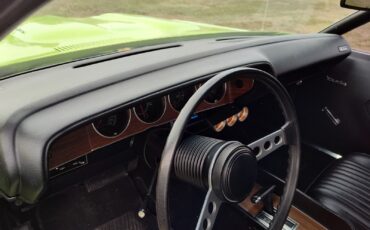 Plymouth-Barracuda-1973-Coupe-31