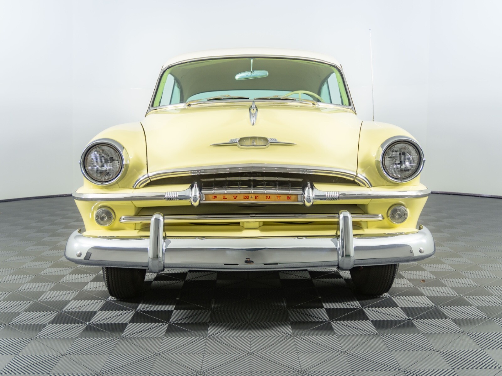 Plymouth-Belvedere-1954-Coupe-2