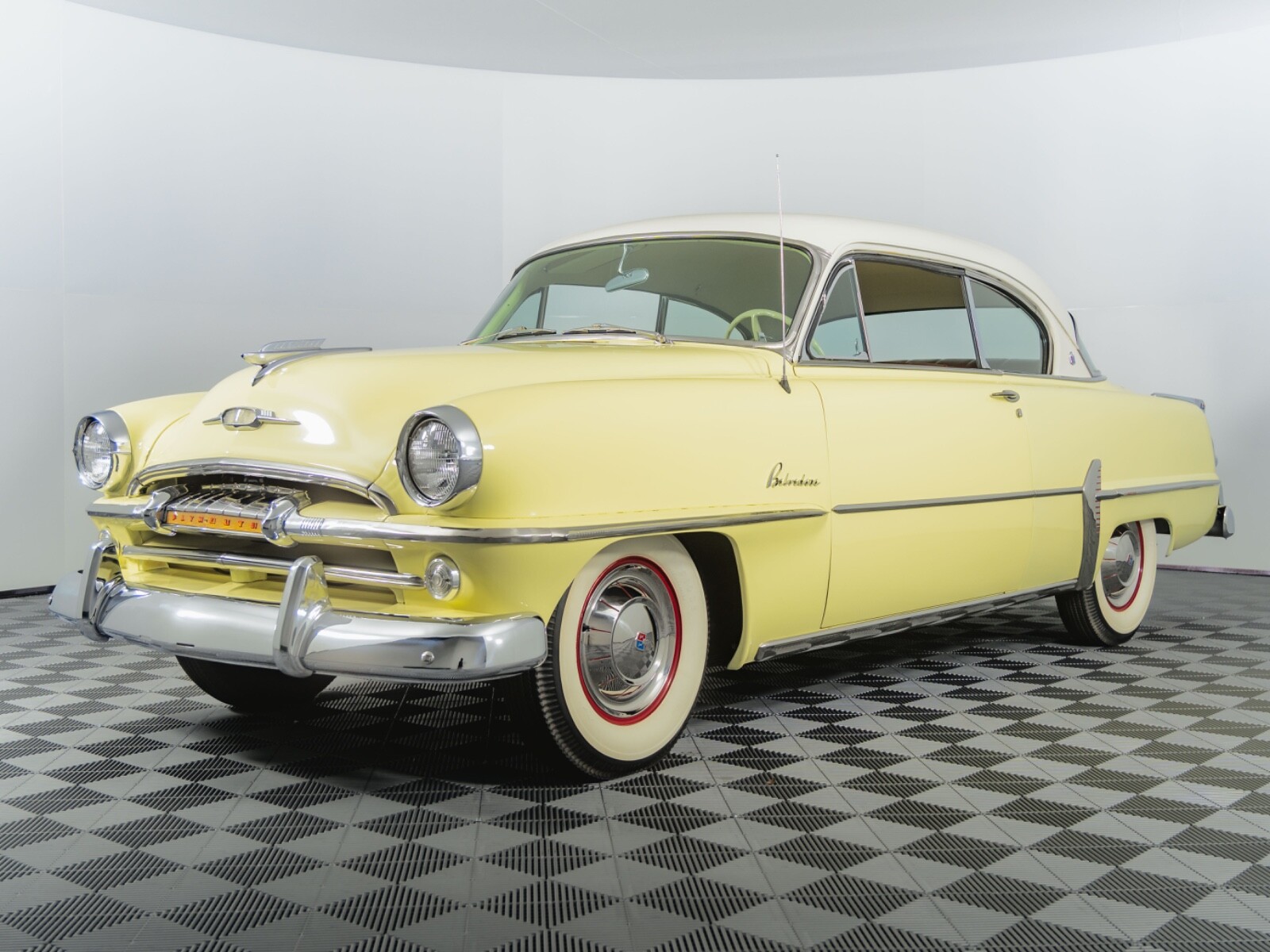 Plymouth-Belvedere-1954-Coupe