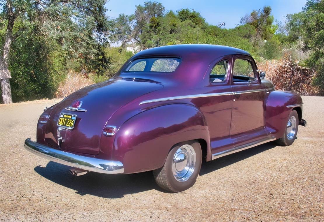 Plymouth-Business-coupe-1948-purple-14