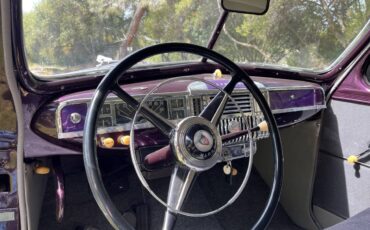 Plymouth-Business-coupe-1948-purple-3