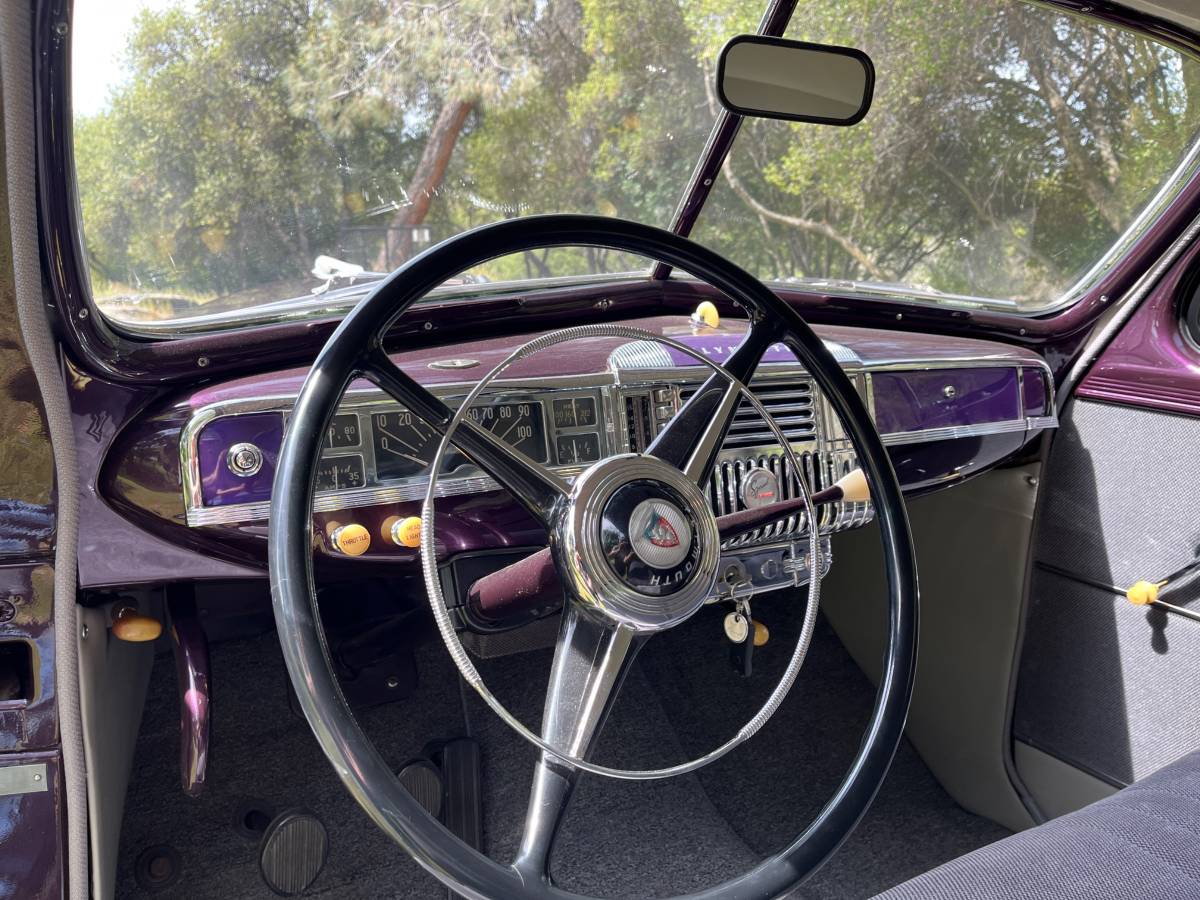 Plymouth-Business-coupe-1948-purple-3