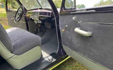 Plymouth-Business-coupe-1948-purple-6